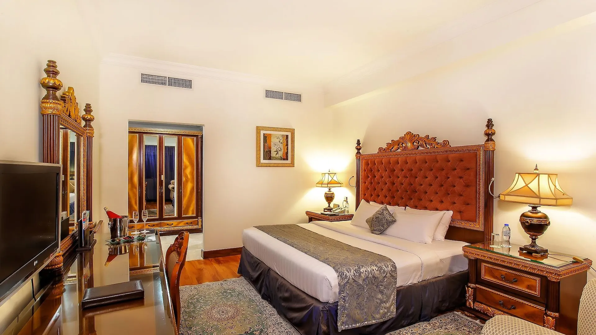 Grand Excelsior Hotel - Bur Dubai